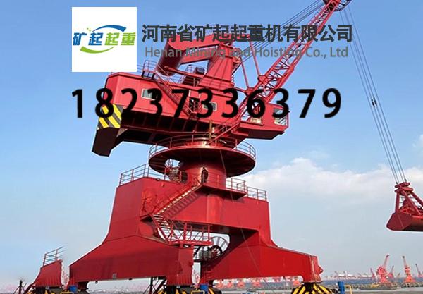 60 吨门座式起重机在空载与满载工况下，平衡系统的受力状态有何差异